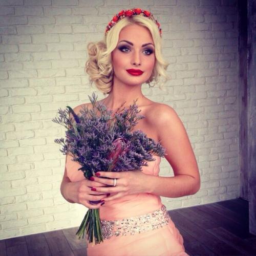 Выпускной вечер - это яркий и незабываемый праздник, всего лишь мгновение, которое запоминается на всю жизнь. 06 Выпускной вечер - это яркий и незабываемый праздник, всего лишь мгновение, которое запоминается на всю жизнь. 06