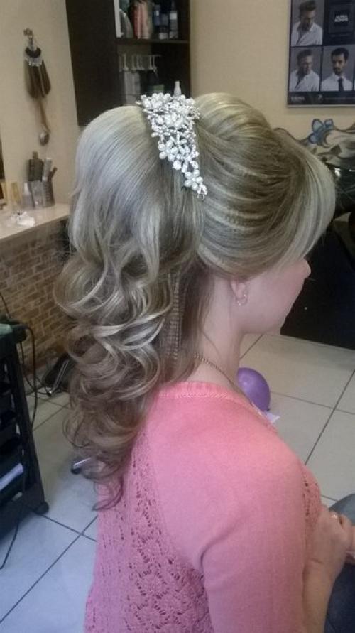 Свой образ на выпускной вечер, каждая девушка продумывает до мелочей! 06