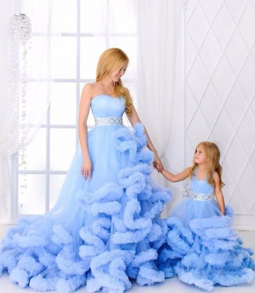 Всем привет!  Ищу моделей на бесплатную фотосессию, прокат платья, макияж и прическу! 02