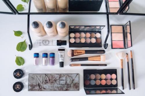 Долго ты ещё будешь охать и ахать над красивыми макияжами? 01