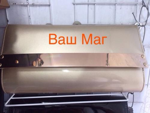 Очень часто девушки и женщины посещают различные мероприятия: свадебные церемонии, выпускные балы, вечеринки. 01