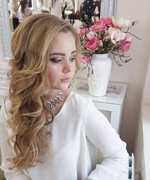 Девушки - красавицы?  Мы предлагаем услуги нашего прекрасного свадебного стилиста? 02