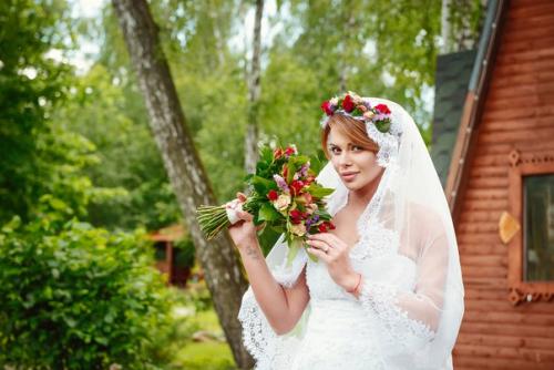 Яркая, нежная и такая летняя фотосессия для обложки журнала Твоя Свадьба. 05