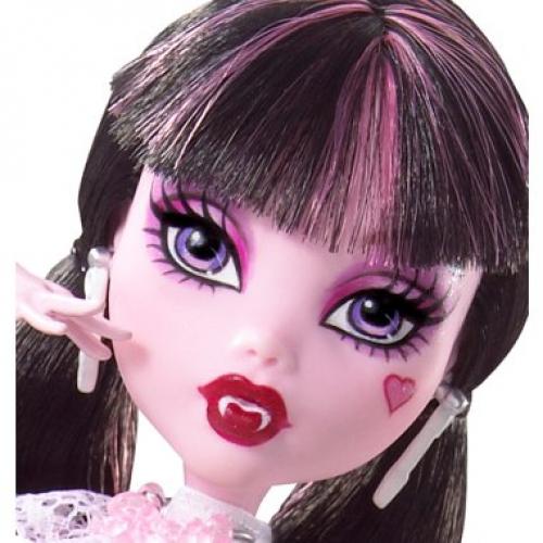 Хочу не много рассказать про куклу дракулауру граф из базовой коллекции с питомцом. 02 Хочу не много рассказать про куклу дракулауру граф из базовой коллекции с питомцом. 02