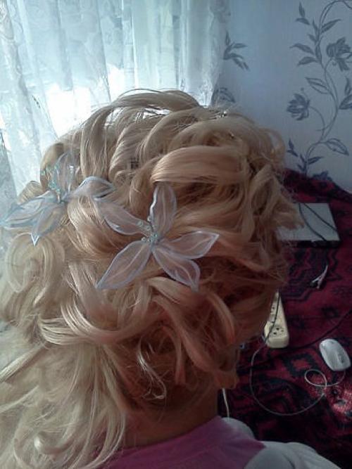 Девчонки, близится пора выпускных баллов. 01