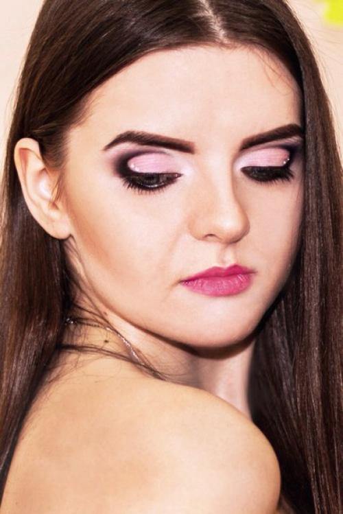 Милые выпускницы учебных заведений, на следующий недельки есть свободное время на макияж и прическу! 06