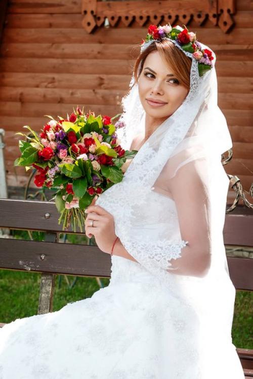 Яркая, нежная и такая летняя фотосессия для обложки журнала Твоя Свадьба. 03