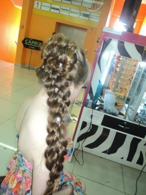 Девчонки, близится пора выпускных баллов. 05