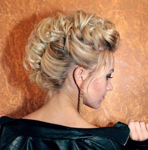 Девушки - красавицы?  Мы предлагаем услуги нашего прекрасного свадебного стилиста? 04