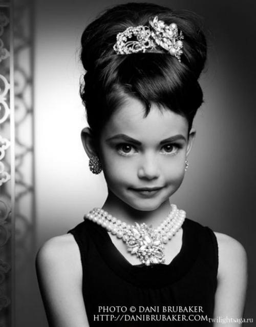 Гениально красивая?  И фотогеничная, талантливая? 08