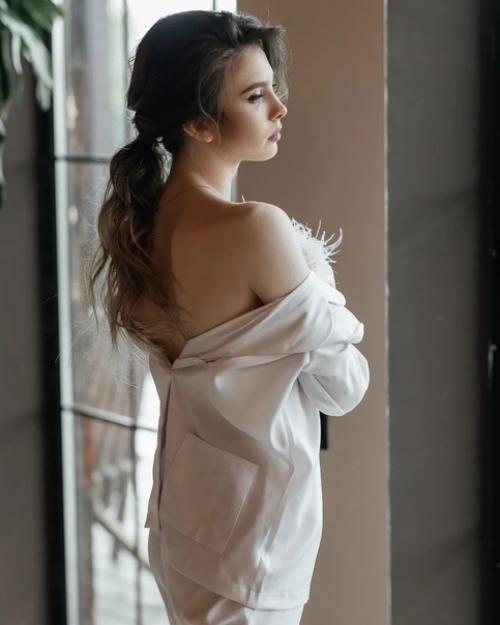 Дорогие невесты. В случае если вы в поиске хороших мастеров на предстоящее торжество обращайтесь к нашей слаженной команде. 03