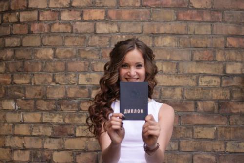 Над мои образом на выпускной работали две прекрасные волшебницы! 01