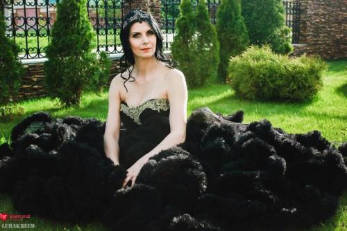 Девочки?  Акция?  До конца июля - локоны макияж (дневной/вечерний) = 1000 р. (выезд оплачивается отдельно? 06