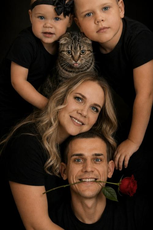 Чтобы сходить на фотосессию, нужно собрать всю семью, потратить на это кучу времени, денег и сил.  