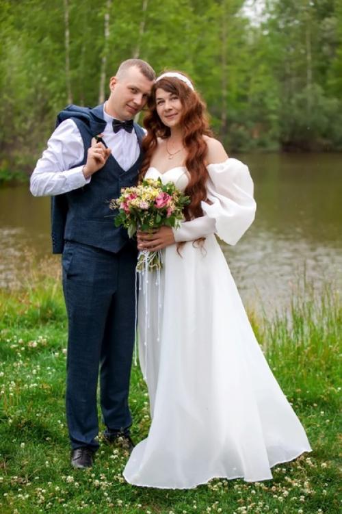 Каждая девушка видит свой образ невесты и хочет максимально найти все возможности для его создания. 01