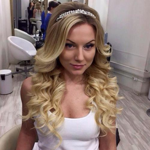 Невестам?  Огромная просьба: бронируйте свою дату торжества заранее, т. к. на лето осталось очень мало свободных дат! 02