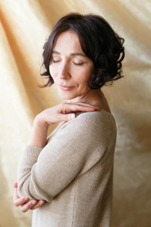 А сегодня наконец - то мне удалось уговорить посниматься самого любимого человека на свете - мою мамуленьку. 04