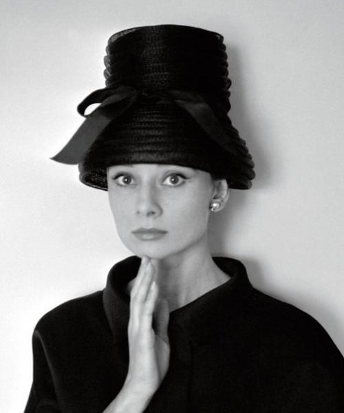 Гениально красивая?  И фотогеничная, талантливая? 03