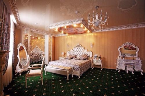 В одном из прекрасных свадебных платьев ты модель поучаствовать в фотопроекте Невеста, который пройдет в люксовом номере отеля Garden Hotel. 05