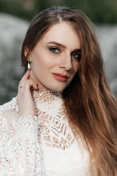 Дорогие невесты. В случае если вы в поиске хороших мастеров на предстоящее торжество обращайтесь к нашей слаженной команде. 02