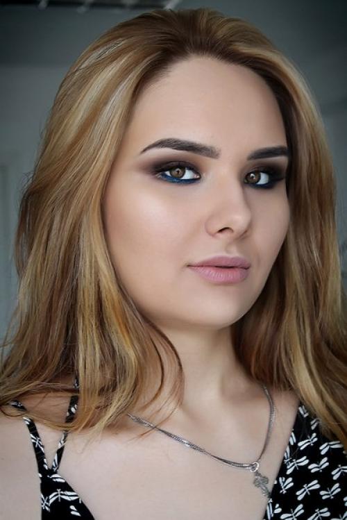 Нужны модели на макияж и прическу в воскресенье (24. 02