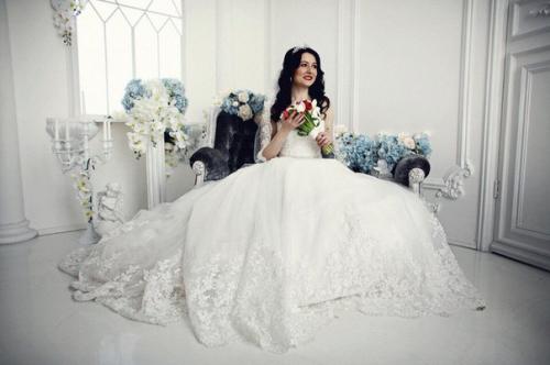 Красавицы!  Для уточнения цены вашего конкретного варианта, а также занятости, необходимо сразу написать важную информацию: 01