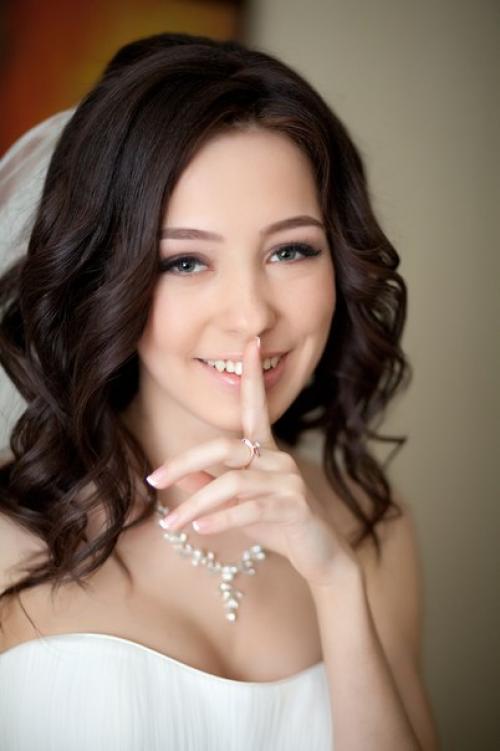 Особую благодарность выражаю Екатерине лещинер за создание моего свадебного образа. 01