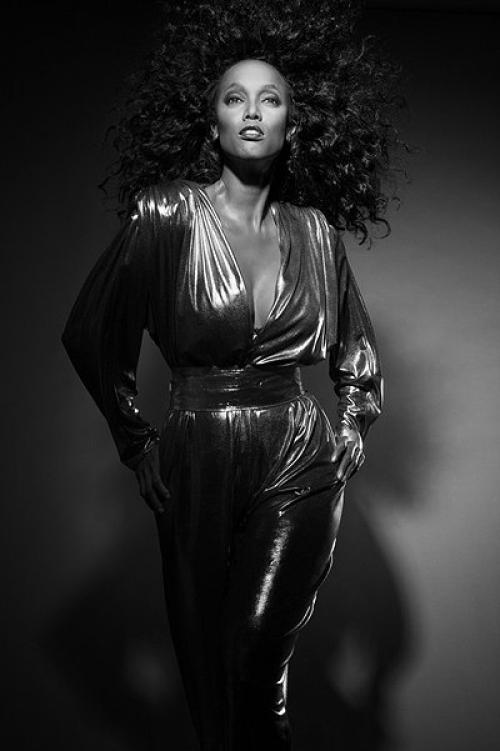 Тайра бэнкс - известная супермодель, ведущая, актриса, певица и продюсер. 01