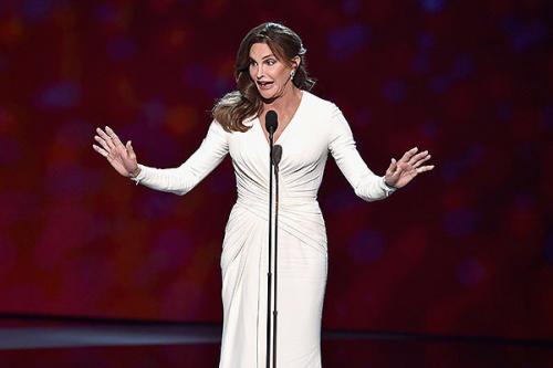 Кэйтлин дженнер на Espy 2015: эмоциональная речь и наряд от стилиста Джоли. 04 Кэйтлин дженнер на Espy 2015: эмоциональная речь и наряд от стилиста Джоли. 04