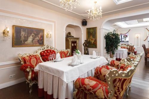 Санкт-петербург.  На съёмки художественного фильма требуется фотограф дабы запечатлеть образы актеров в шикарной локации. 01