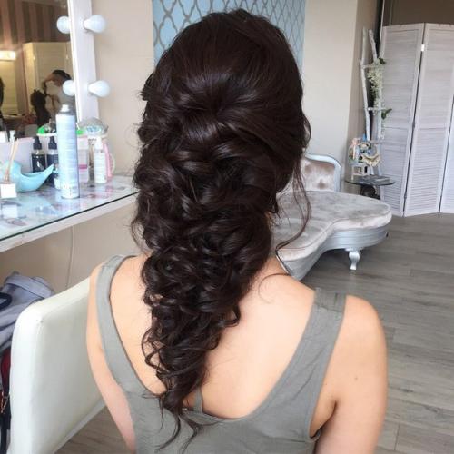 Дорогие мои?  Рада вам сообщить, что теперь ко мне можно записаться не только на макияж, но и на укладку или прическу? 01