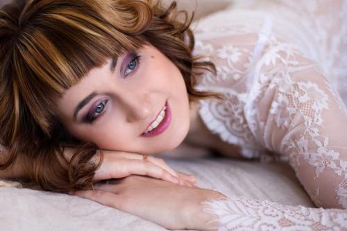 Дорогие девушки, приглашаю вас на макияж, прически и моделирование бровей! 02