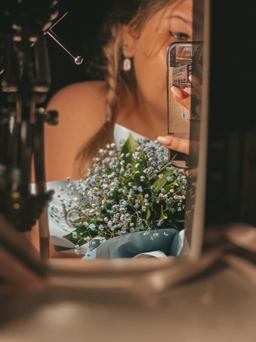 Как жить девушке, у которой нет идеального маникюра, безупречной причёски, макияжа, платья - в общем, той, что никогда не будет мисс совершенством? 01