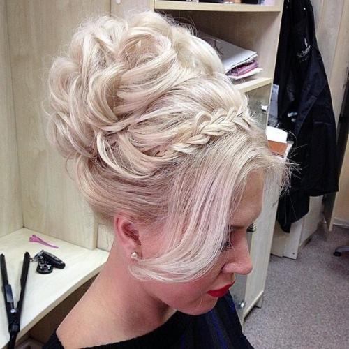 Ищу моделей на прическу и макияж, для наращивания клиентской базы в Уфе (т. к. недавно переехала сюда). 01