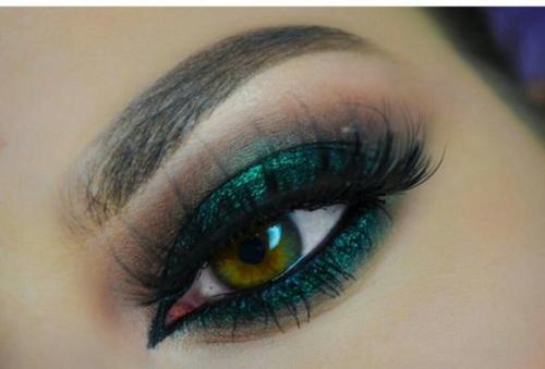 Красотули, богини?  Только в том случае, если вам нужен вечерний Смоки, или макияж на пигментах, прическа, укладка, фотосессия! 01