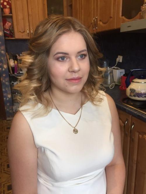 Дамы приглашаю. Дневной макияж (300) локоны (300) = 6? 01