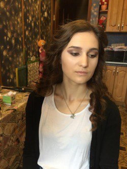 Дамы приглашаю. Дневной макияж (300) локоны (300) = 6? 03