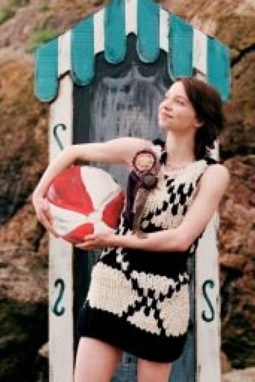 Звездочка - Эмма майерс дебютирует в роли приморской модницы в Seventeen в августе 2025 года. 05 Звездочка - Эмма майерс дебютирует в роли приморской модницы в Seventeen в августе 2025 года. 05