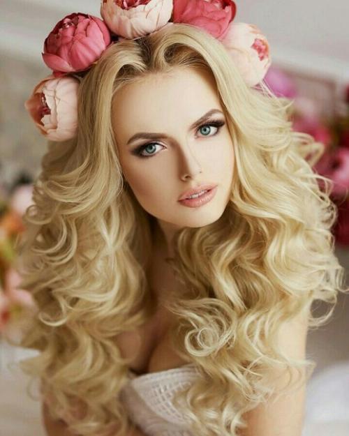 Женщине мало подобрать подходящий фасон наряда, подчеркивающий все прелести ее фигуры. 06