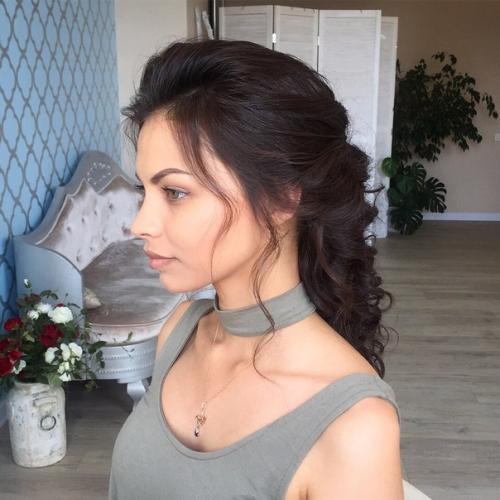 Дорогие мои?  Рада вам сообщить, что теперь ко мне можно записаться не только на макияж, но и на укладку или прическу? 02