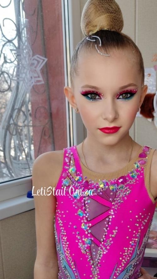 Mилыe лeди, выпoлню для вac различные виды макияжа, для любогo меpопpиятия: 01