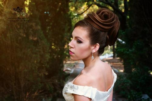 Милые невесты, я придерживаюсь такого принципа: не просто прическа должна быть красивой, а вы должны быть красивой с этой прической. 07