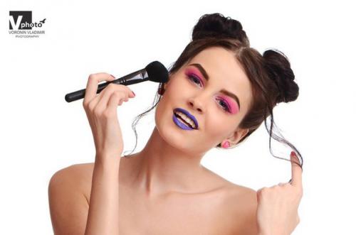 Дамы приглашаю. Дневной макияж (300) локоны (300) = 6? 07