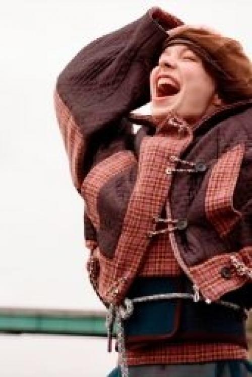 Звездочка - Эмма майерс дебютирует в роли приморской модницы в Seventeen в августе 2025 года. 03 Звездочка - Эмма майерс дебютирует в роли приморской модницы в Seventeen в августе 2025 года. 03