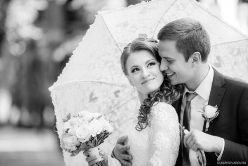 Салон Белая Лебедь свадебные зонты на прокат предлагает. 03