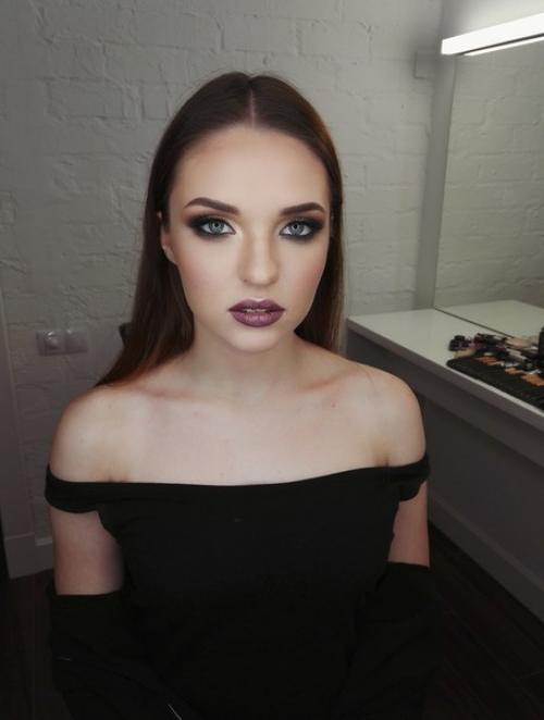 Добрый день? Я профессиональный визажист и стилист по прическам, квалифицированный свадебный стилист. 04 Добрый день? Я профессиональный визажист и стилист по прическам, квалифицированный свадебный стилист. 04