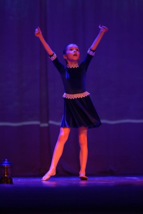 Когда дети выходят на сцену, они становятся артистами. 04 Когда дети выходят на сцену, они становятся артистами. 04