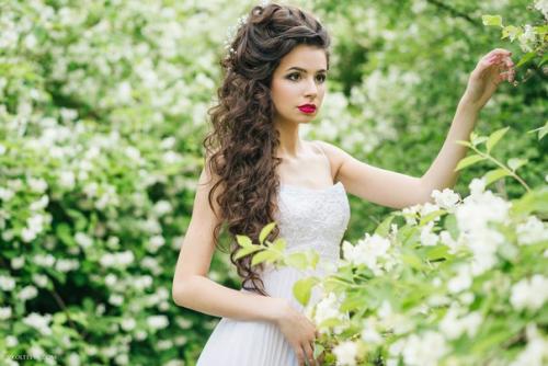 Девушки, я профессиональный визажист, модельер причесок приглашаю вас на макияж и локоны. 03