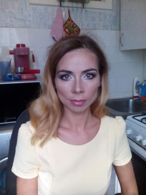 Услуги визажиста и мастера по прическам предлагаю. 01