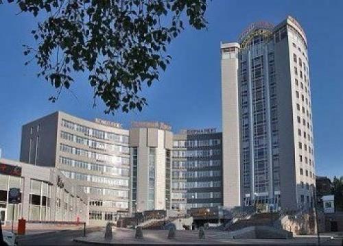 Свадебный салон Венеция в торговом дворе предлагает шикарные свадебные платья от Vasilkov, Veronika. 03